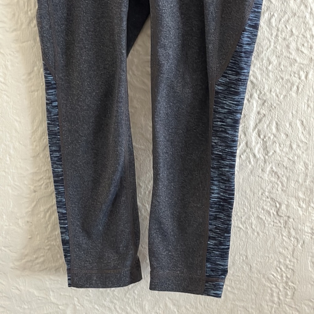Athleta Splits Revelation Cropped Capri Leggings Gray Blue XS - Picture 5 of 13
